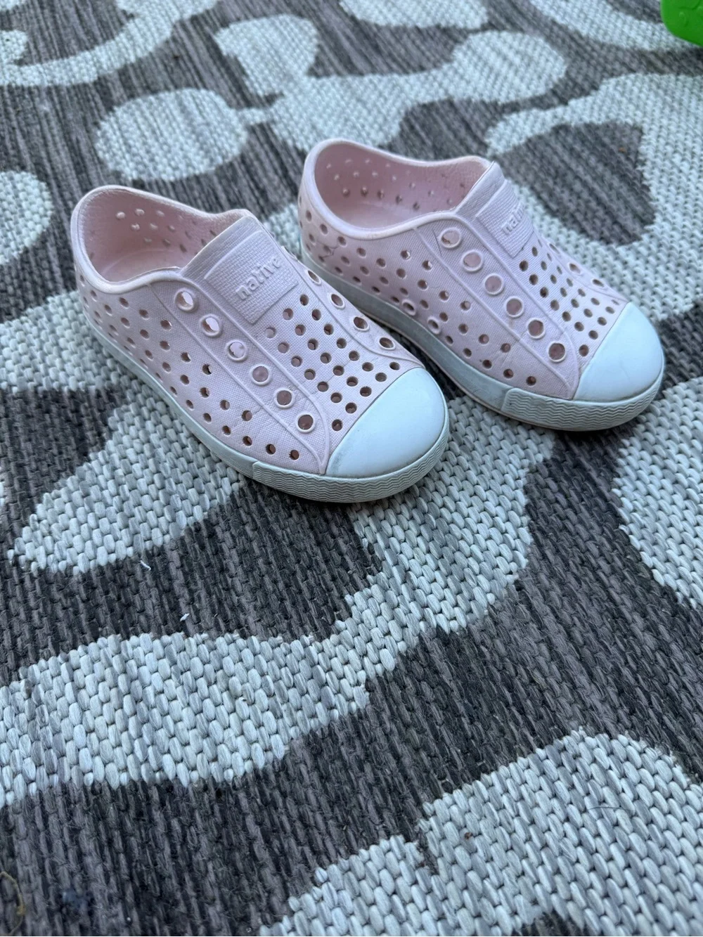 Native Kids Water Shoes in Pale Pink with White Toe